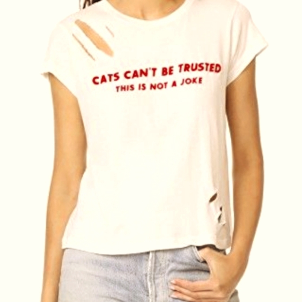 Wildfox trashed  T shirt Funny Saying "cats can't be trusted" sz small